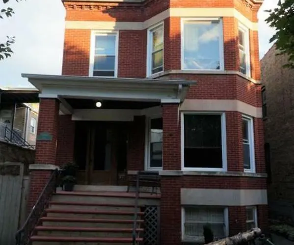 Wrigley Oasis! Steps From The Field! - 3bd 1ba *