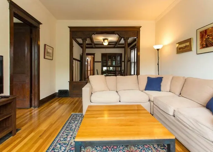 Wrigley Oasis! Steps From The Field! - 3bd 1ba Appartement Chicago
