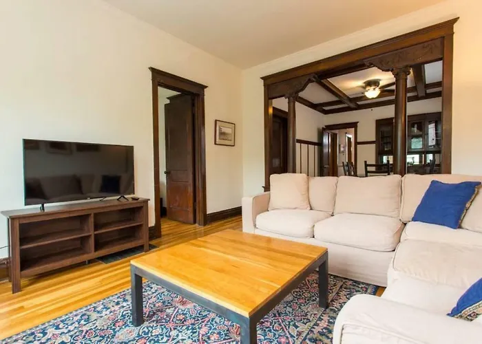 Wrigley Oasis! Steps From The Field! - 3bd 1ba Appartement *